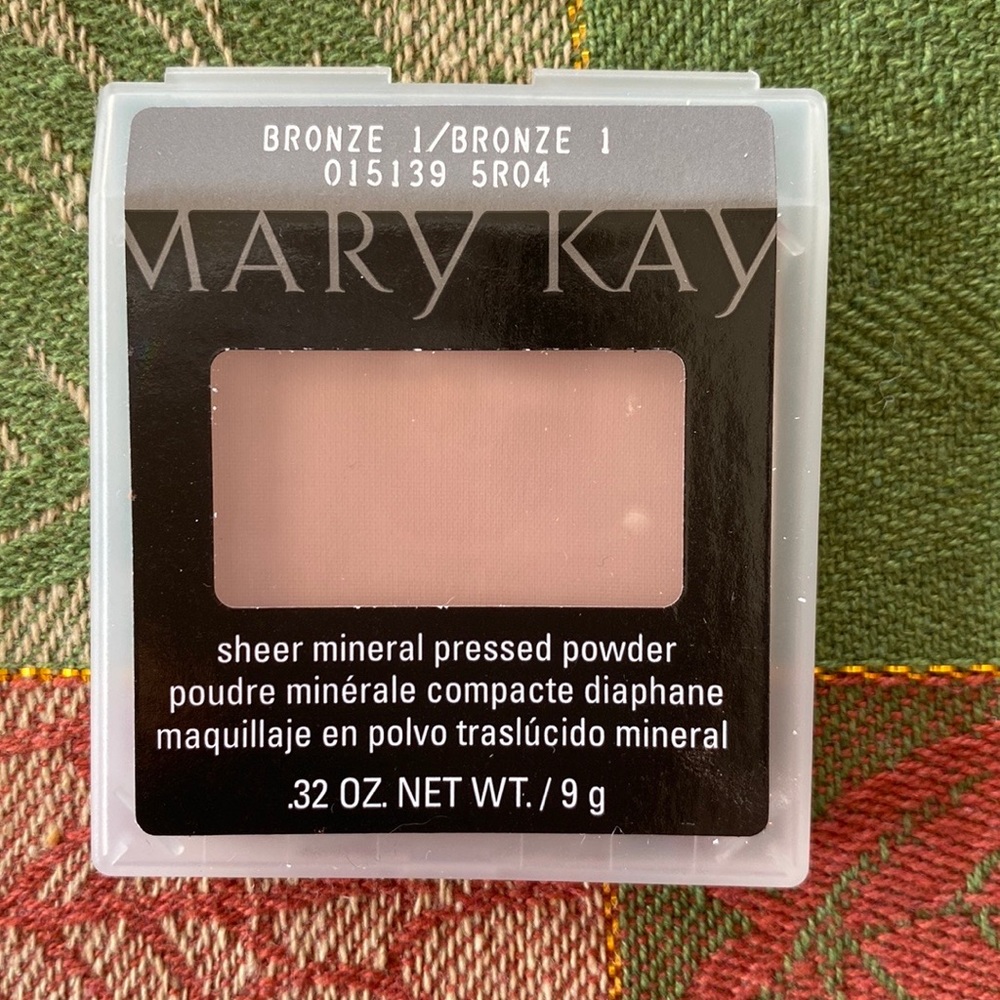 Sheer Mineral pressed powder